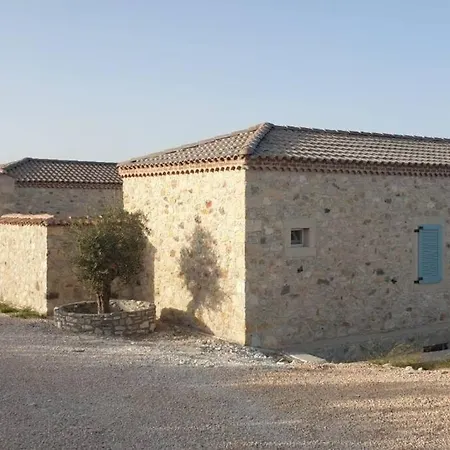 Magnificent Stone House 14 Beds 7 En-suite Hotel