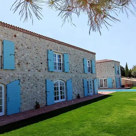 Magnificent Stone House 14 Beds 7 En-suite