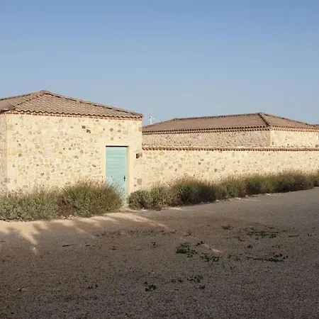 Magnificent Stone House 14 Beds 7 En-suite Hotel *