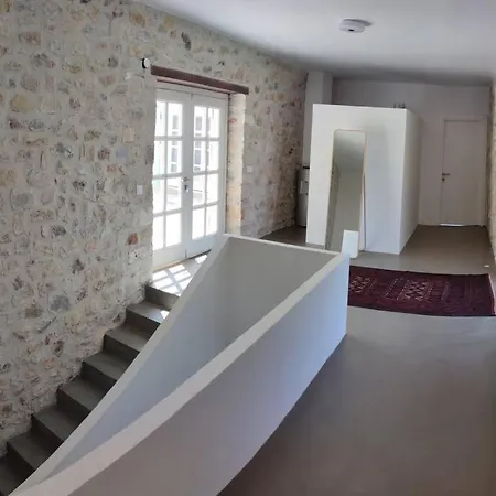 Hotel Magnificent Stone House 14 Beds 7 En-suite