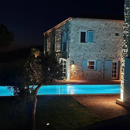 Hotel Magnificent Stone House 14 Beds 7 En-suite Cesme