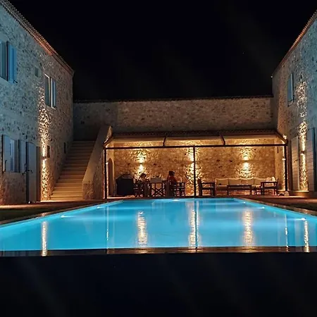 Magnificent Stone House 14 Beds 7 En-suite Hotel Cesme