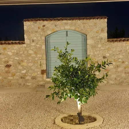 Hotel Magnificent Stone House 14 Beds 7 En-suite Cesme