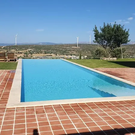 Magnificent Stone House 14 Beds 7 En-suite Hotel *