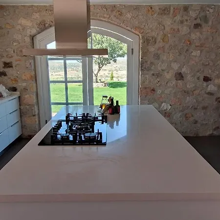 Magnificent Stone House 14 Beds 7 En-suite Çeşme