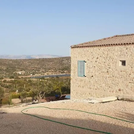 Magnificent Stone House 14 Beds 7 En-suite Çeşme