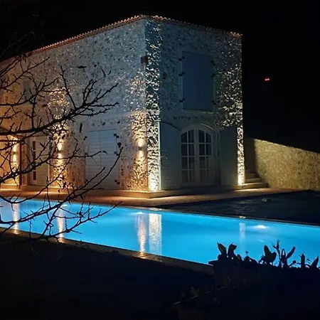 Magnificent Stone House 14 Beds 7 En-suite